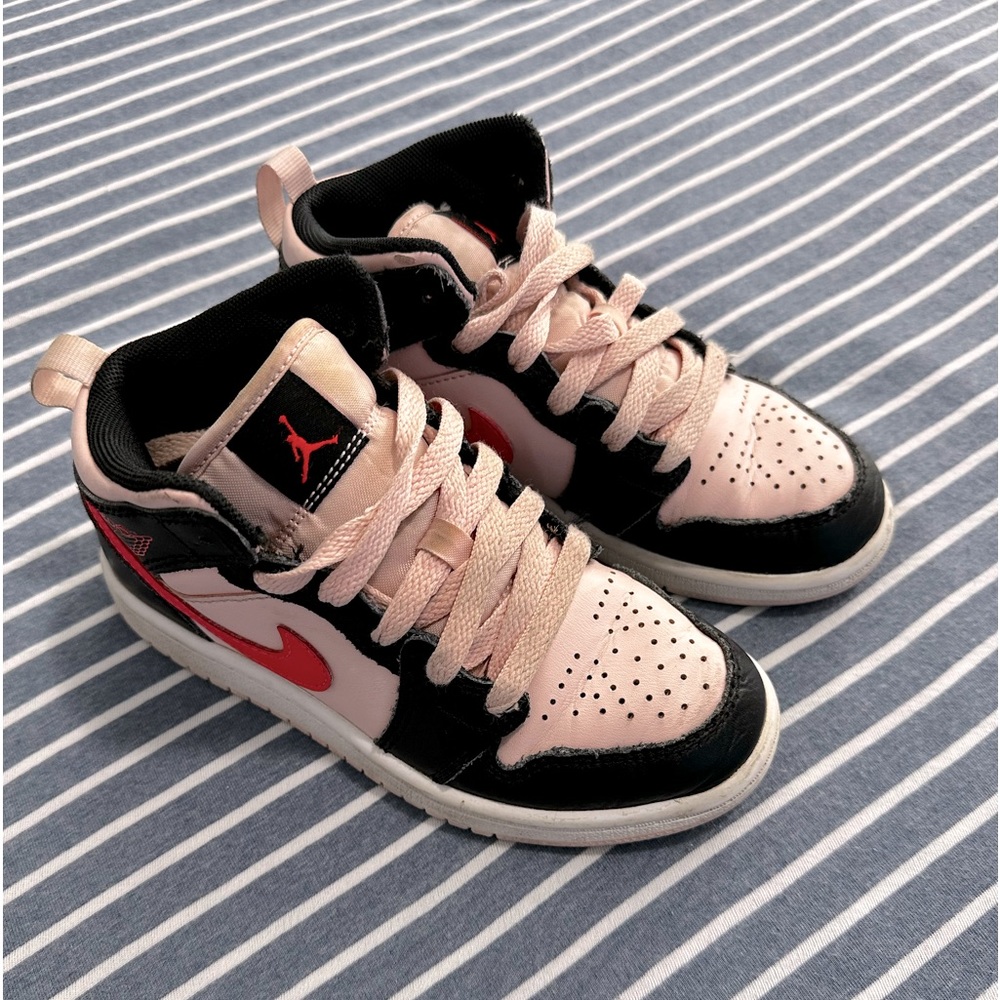 COPY - Nike Shoes Pink & Black Jordan’s Size 13